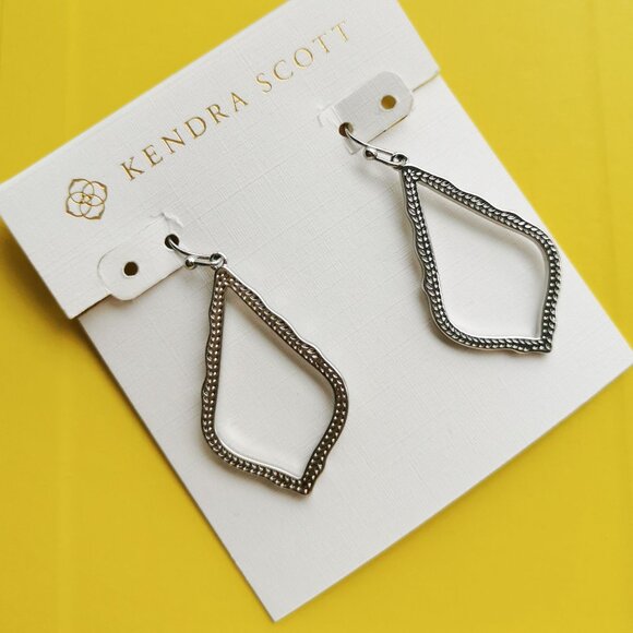 Kendra Scott Sophia Silver Drop Earrings New - Picture 2 of 3